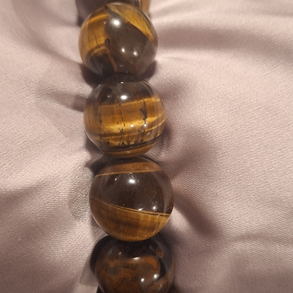 Beautiful Large Tigers Eye Bracelet